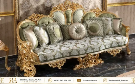 Desain Ruang Tamu Mewah Klasik Nuansa Sage Gold Elegance